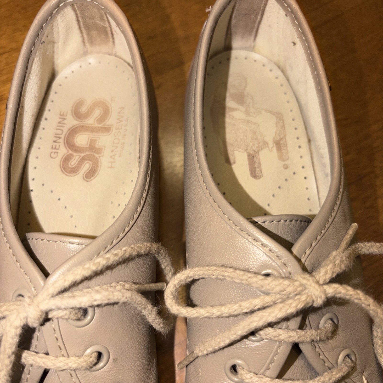 SAS Genuine Handsewn Womens Beige Comfort Shoes Size 6 1/2 S