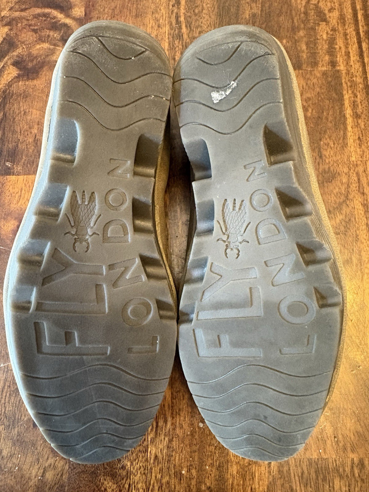 Women’s Fly London Per Oiled Suede Shoes 37 EUC Slip On Size 6.5-7