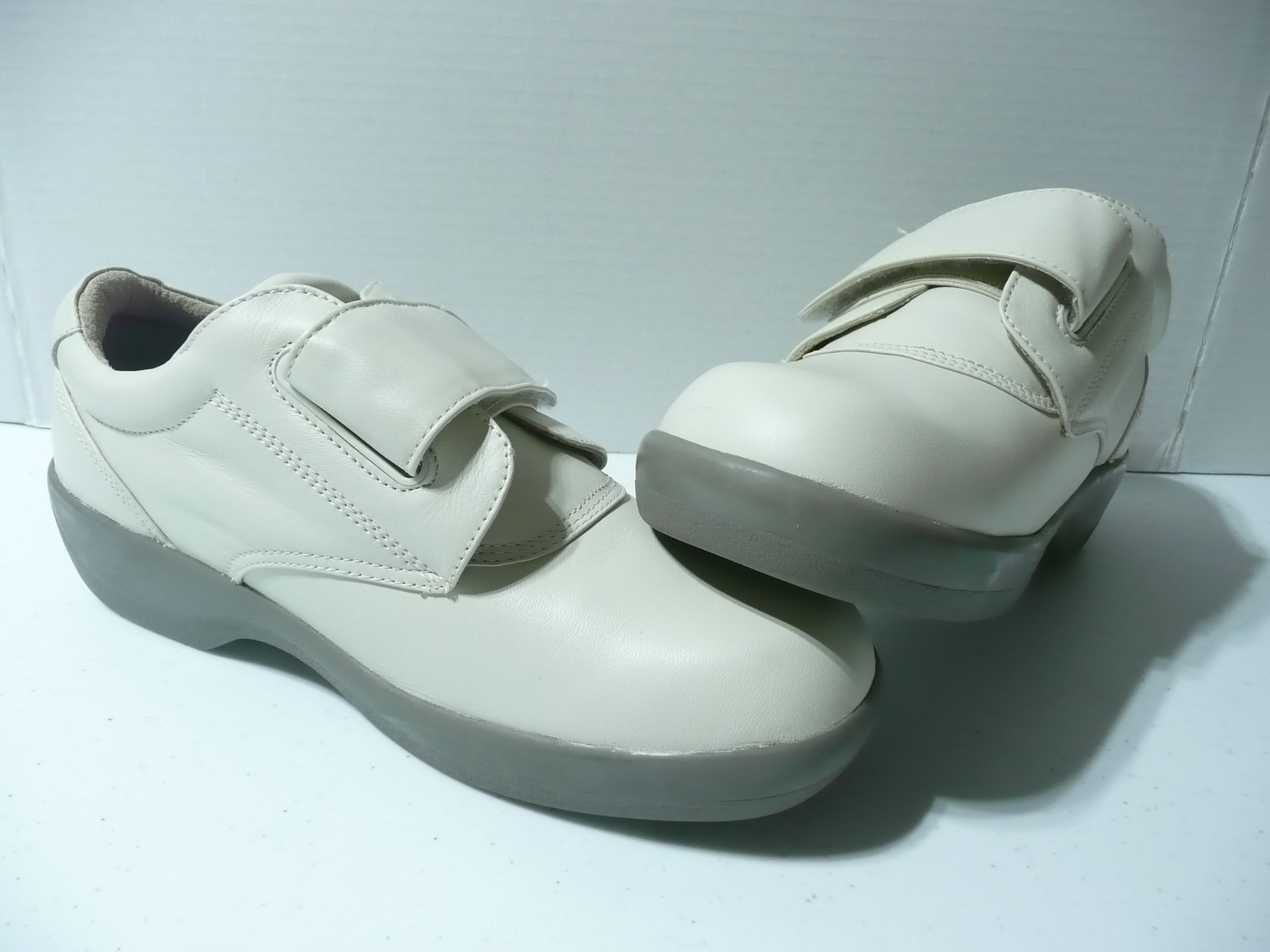 Apex B3400W Women Genuine Taupe Leather Ambulator Shoes -Hook Loop- Strap- 7.5 M