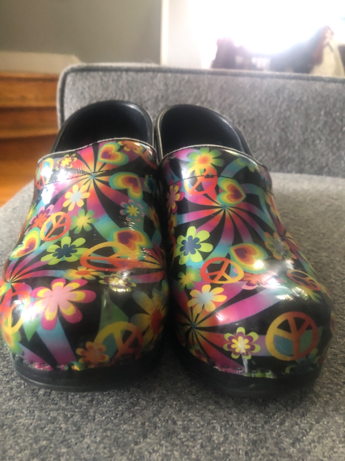 Dansko Peace Flowers Hippie Patent Leather Work Nurse Shoes Clogs SZ 39