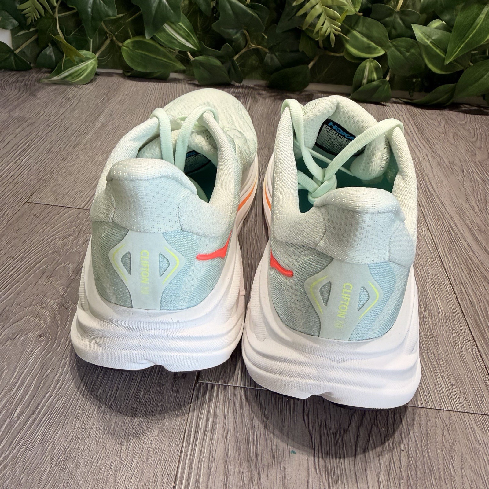 Hoka One One Clifton 10 Womens Size 7 B Sea Glass Neon Running Shoes Sneakers