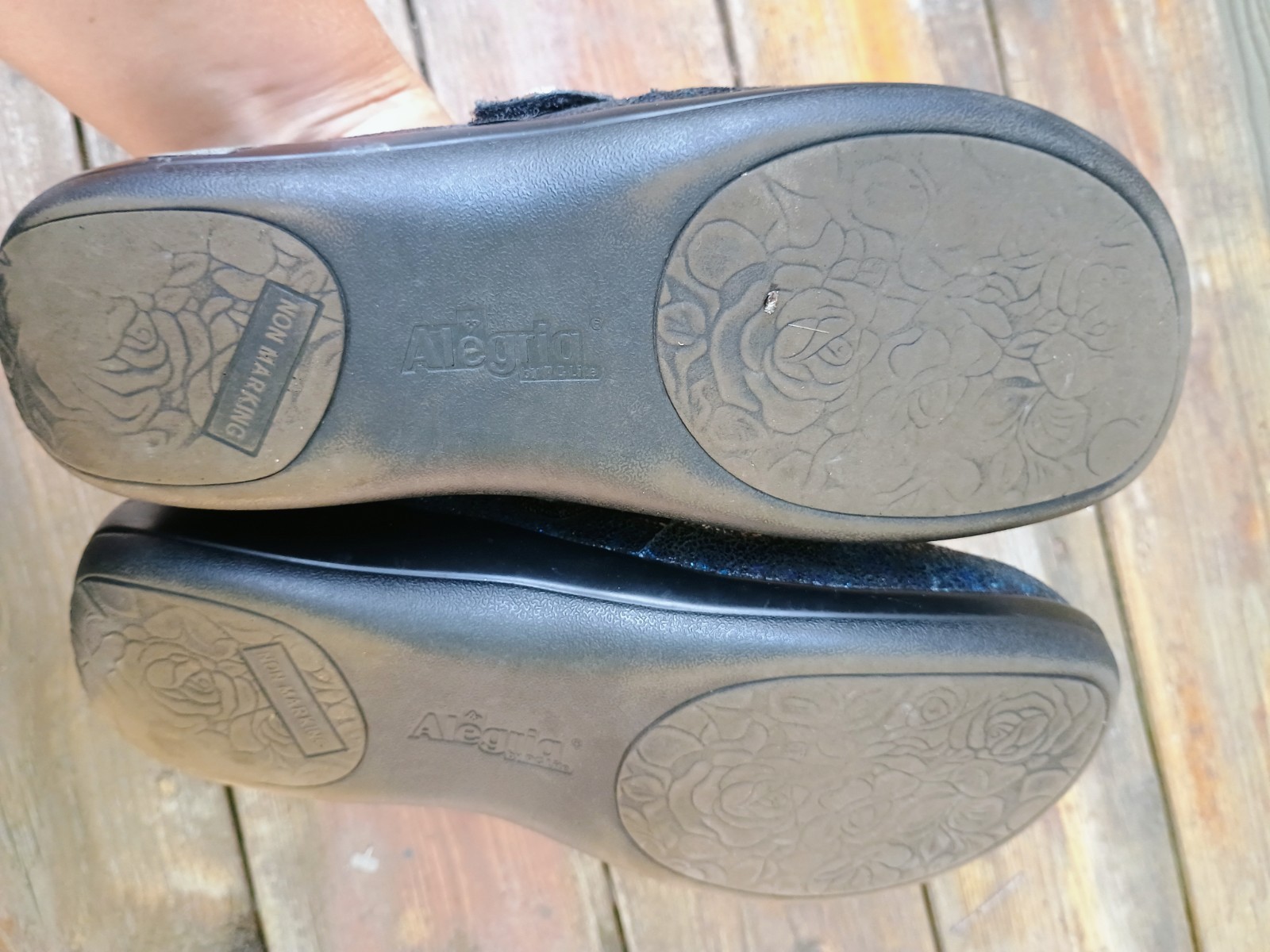 Alegria By PG Lite Blue Metallic Leather Nursing Comfort Clogs Shoes 38 US 8-8.5