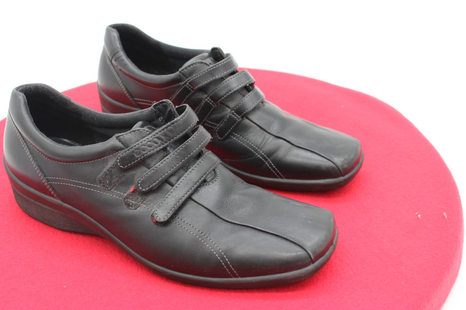 Ecco Black Women’s SZ 10.5 / 41 Leather Shoes Hook & Loop