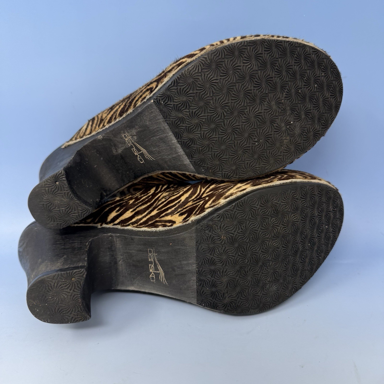 Dansko Rae Brown Tan Zebra Pony Calf Hair Heeled Clogs Shoes Womens Sz 38 US 7.5