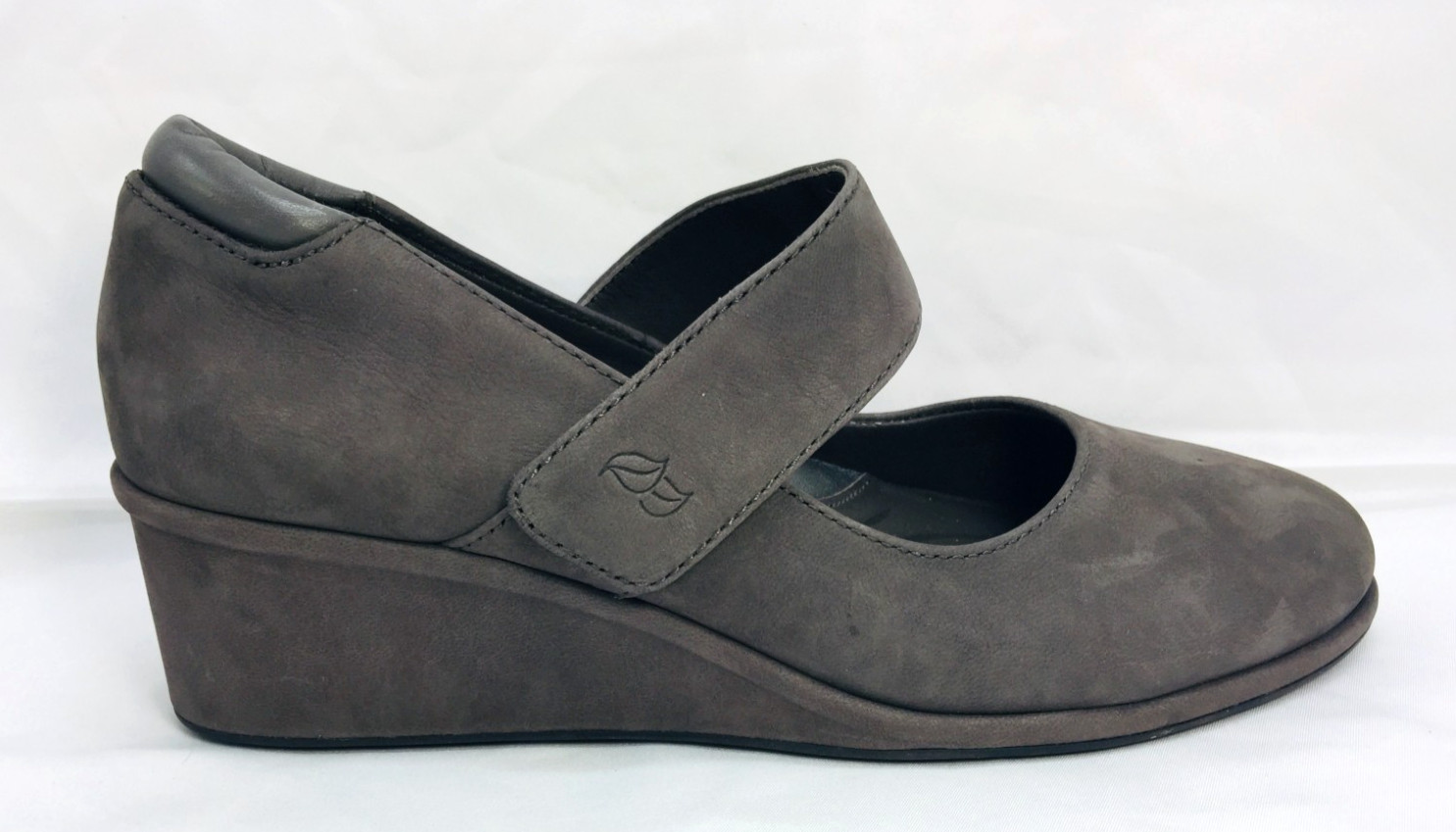 NEW Nurture Mary Janes Womens Shoes Sz 8M Gray Suede Wedge Heel Hook/Loop Strap