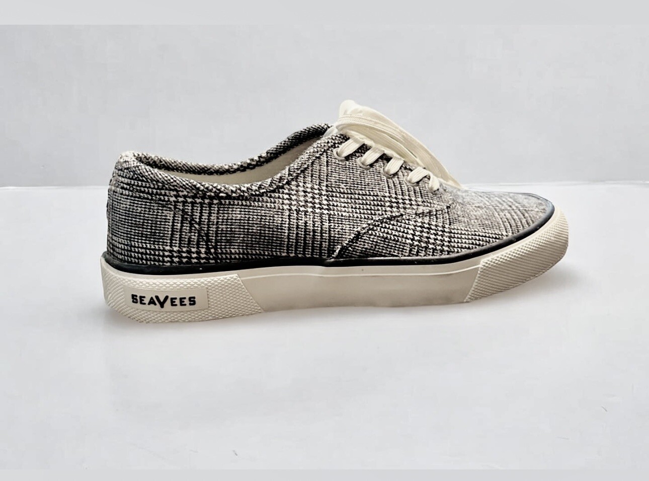 SEAVEES Black/ White Plaid Sneakers Women’s Sz. 8 Brand new / No box