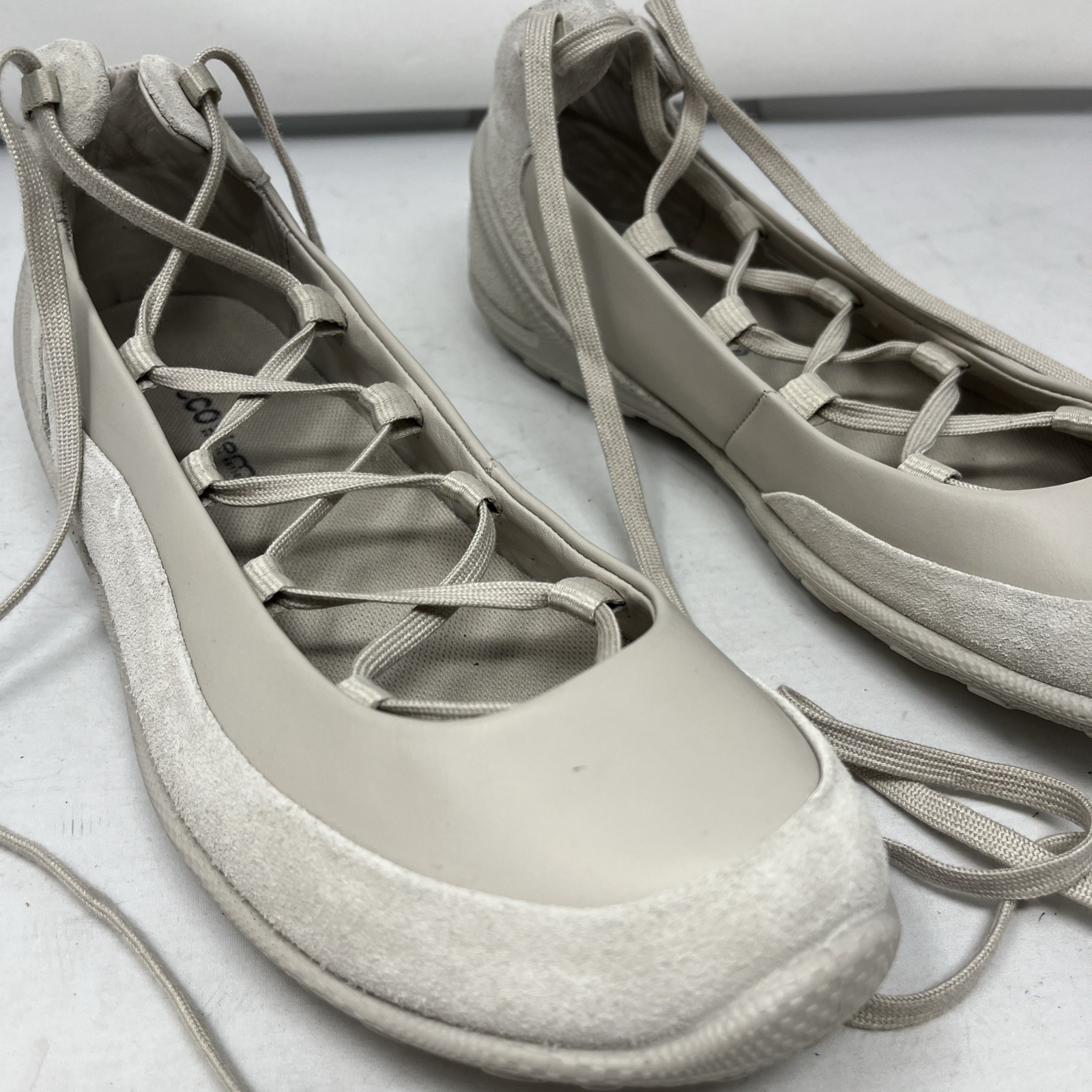 Ecco Biom Comfort Stylish Lace-up Flats Size 39 Never Worn