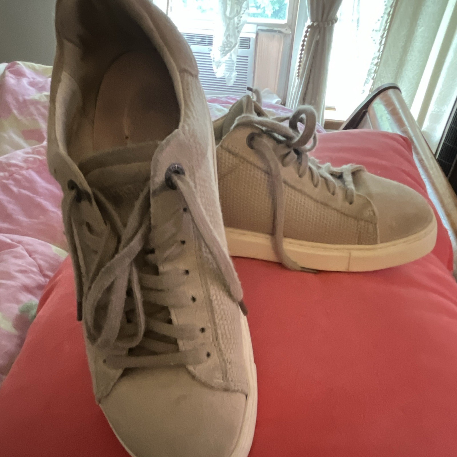 Birkenstock women’s 7.5 Beige Suede Lace-Up Low-Top Sneakers Casual
