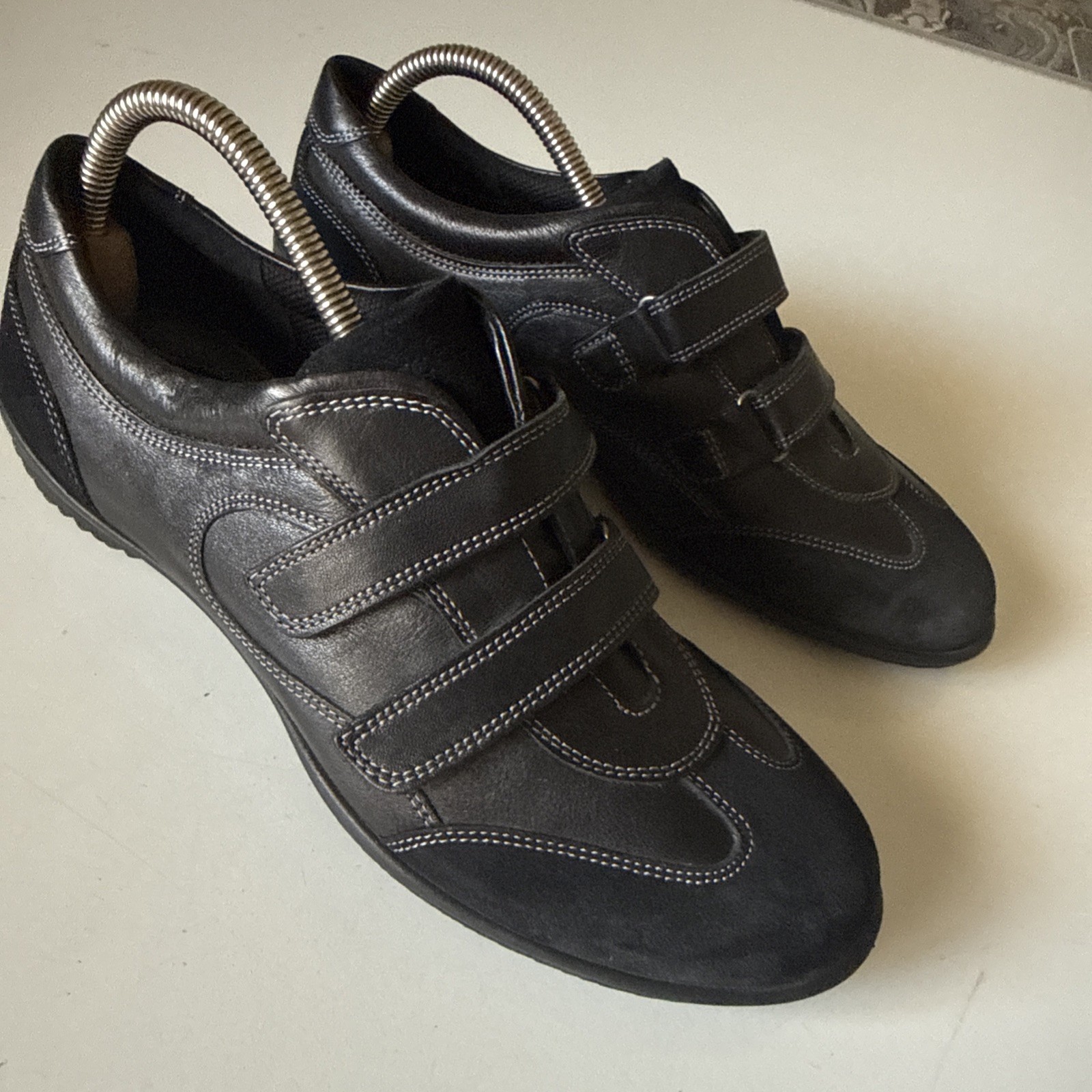 ECCO mens Comfort Black Leather Hook & Loop Straps Sneaker Size 9 US