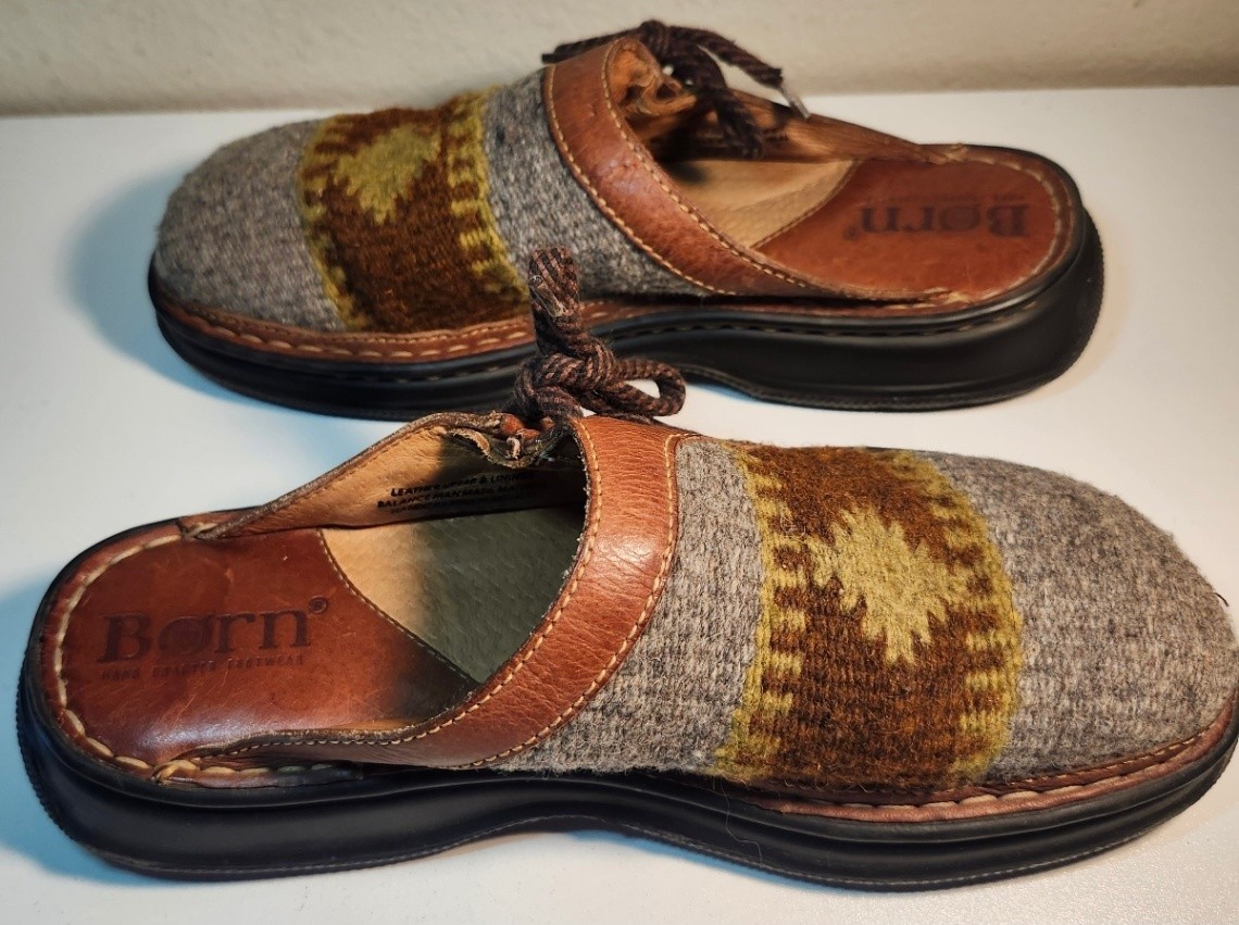 Born Womens Mule Clogs Slip On Comfort Shoes Wool Southwestern Size 8
