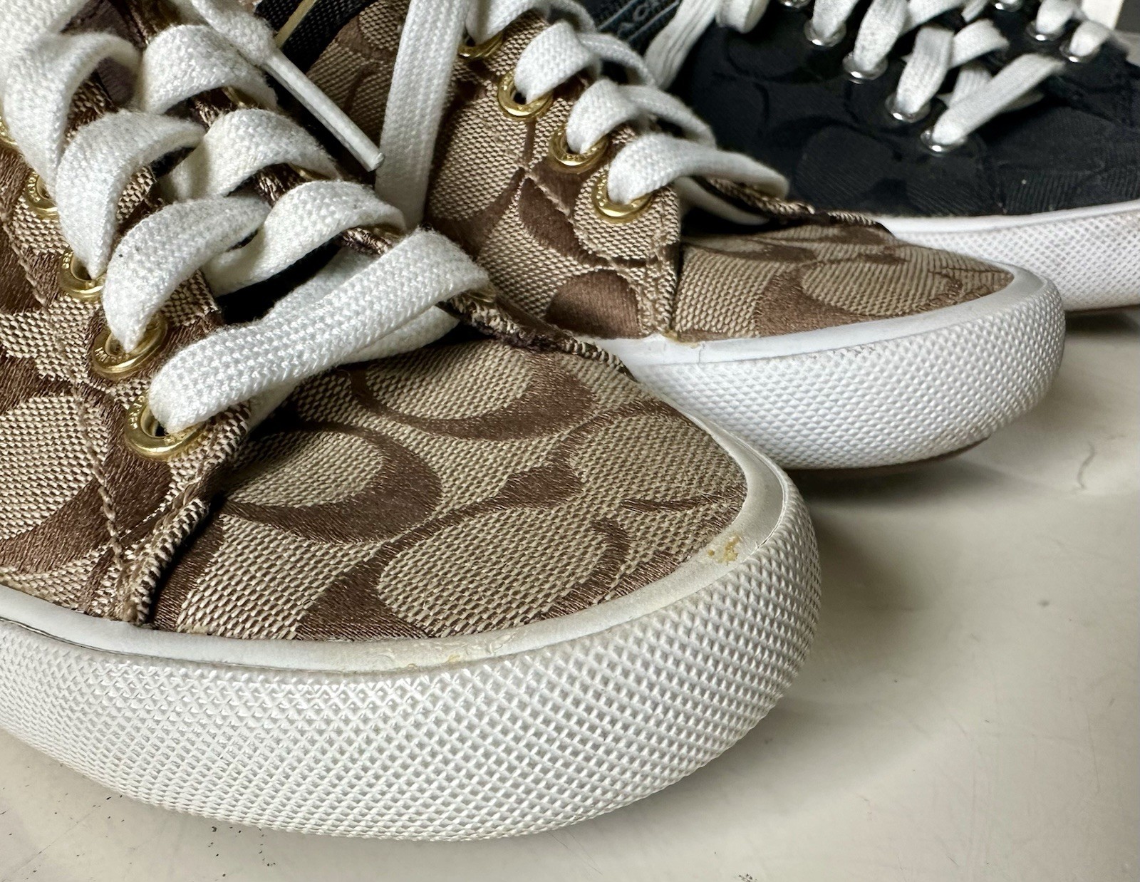 Coach Women’s Lesley Q1402 Signature Sneaker Shoe Black Brown Lot 2 – SIZE 6.5