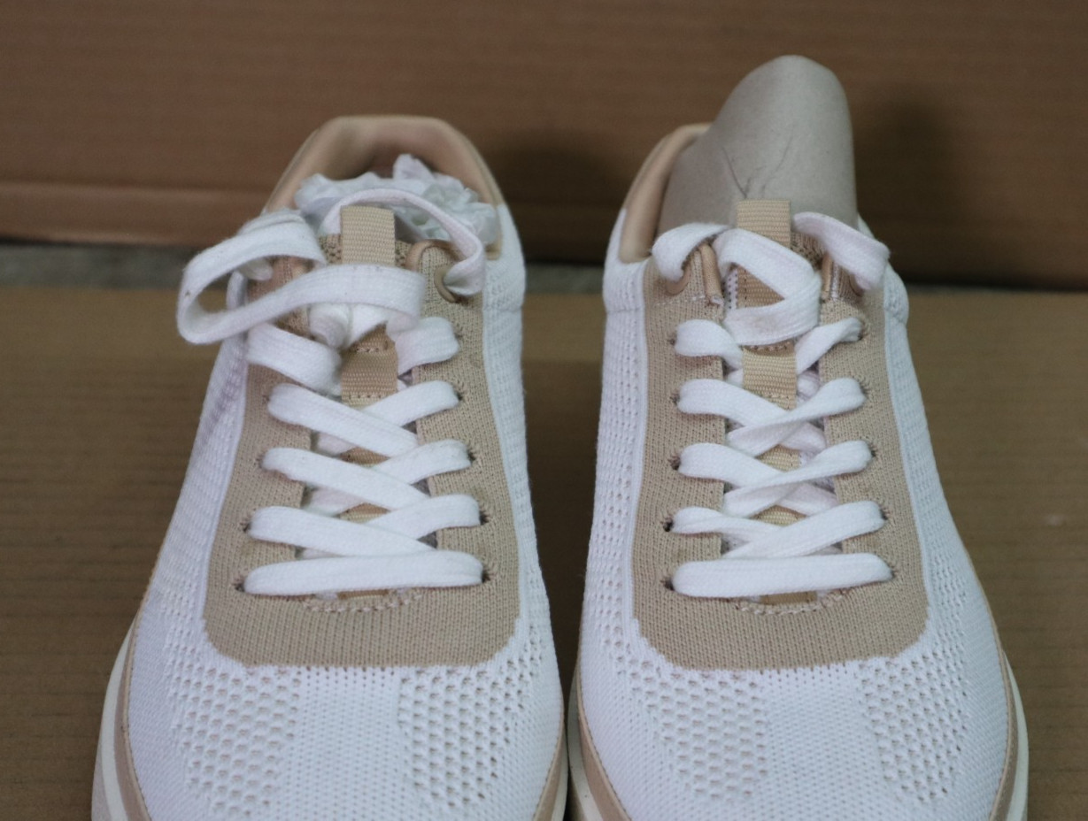 Vionic Galia Knit Lace-Up Sneakers White & Beige Women’s Size 8.5W