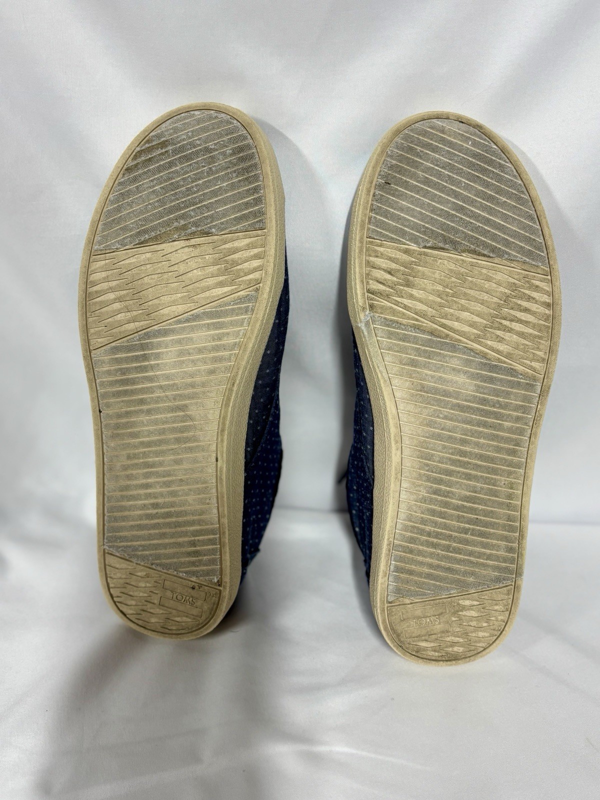 TOMS Women’s Casual Cloth Sneaker Blue w/White Polka Dots Lace Up Size W8 Used
