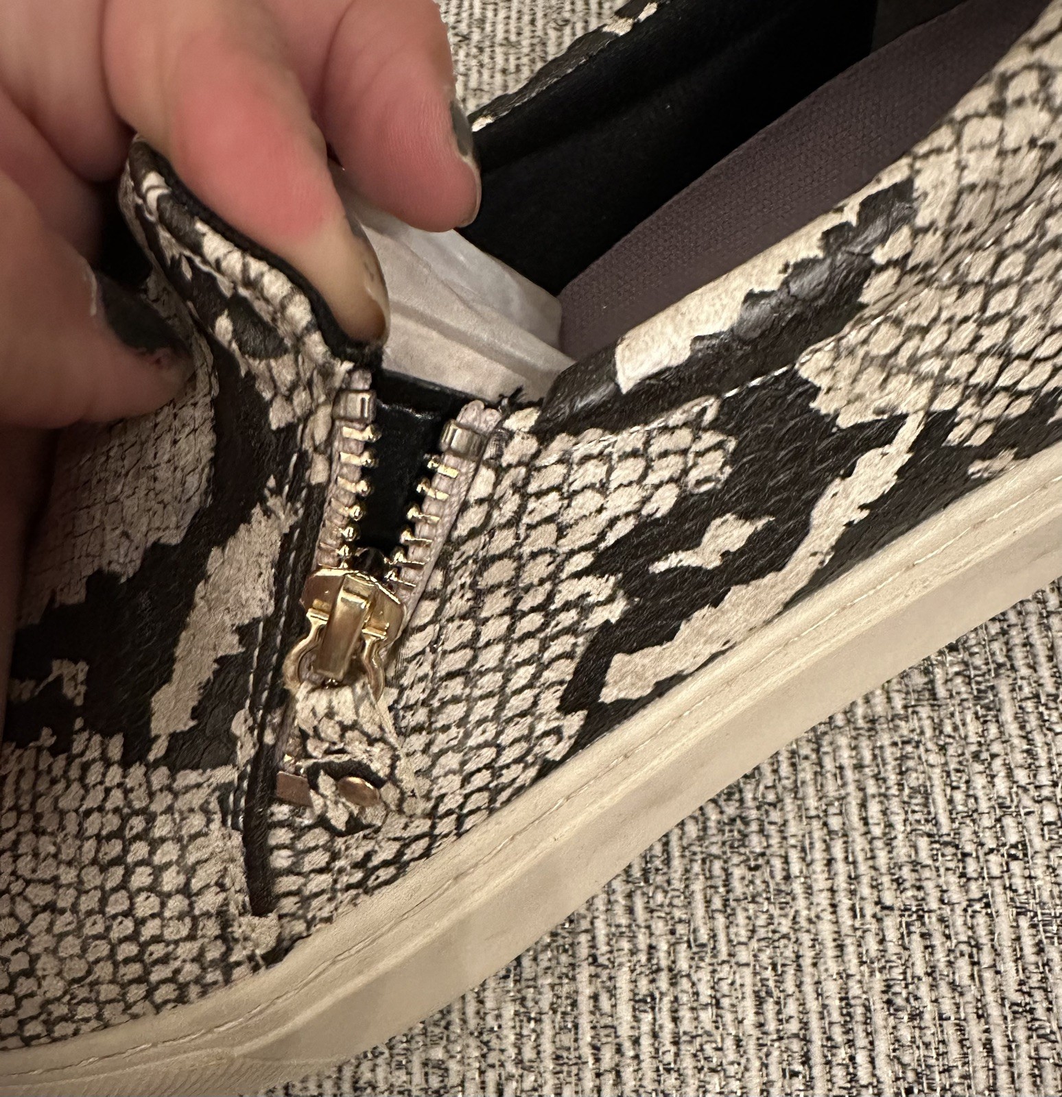 New Dr Scholls Shoes Womens 10 Snake Print Zip Loafers