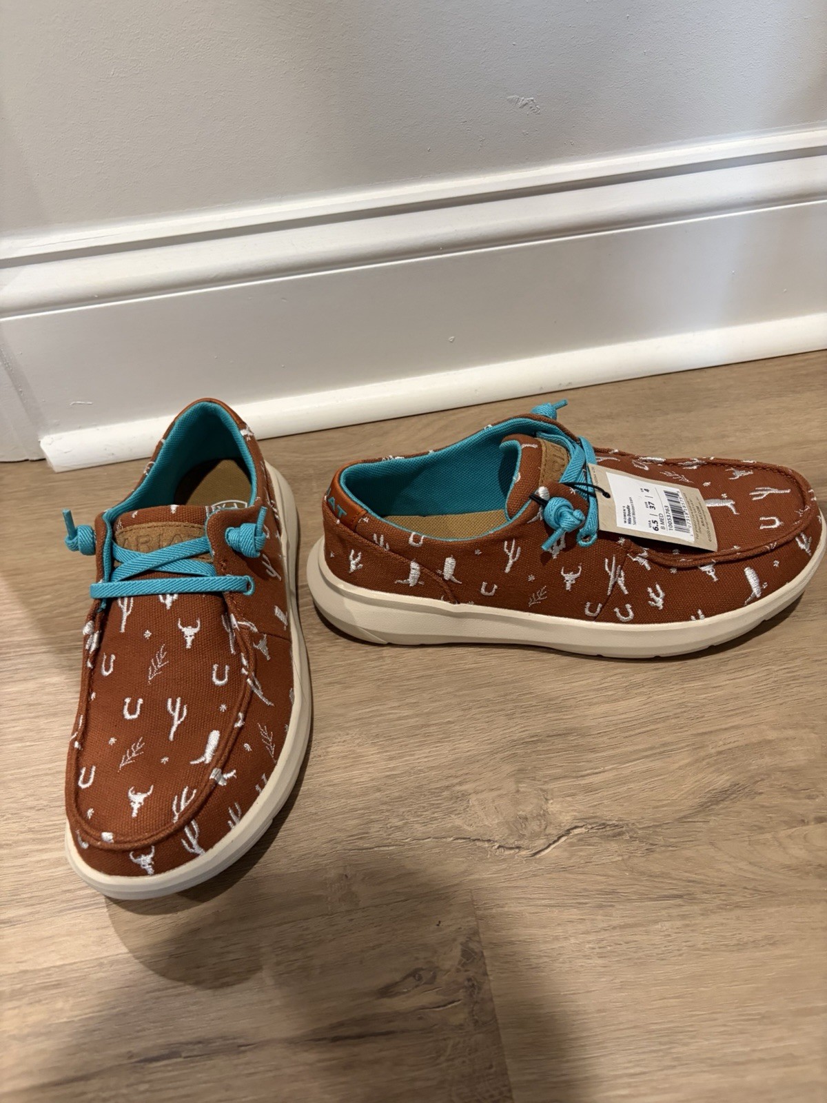 Ariat Hilo Doodle Steer Head Western Slip-Ons Brown 6.5 Women’s B / Medium Width