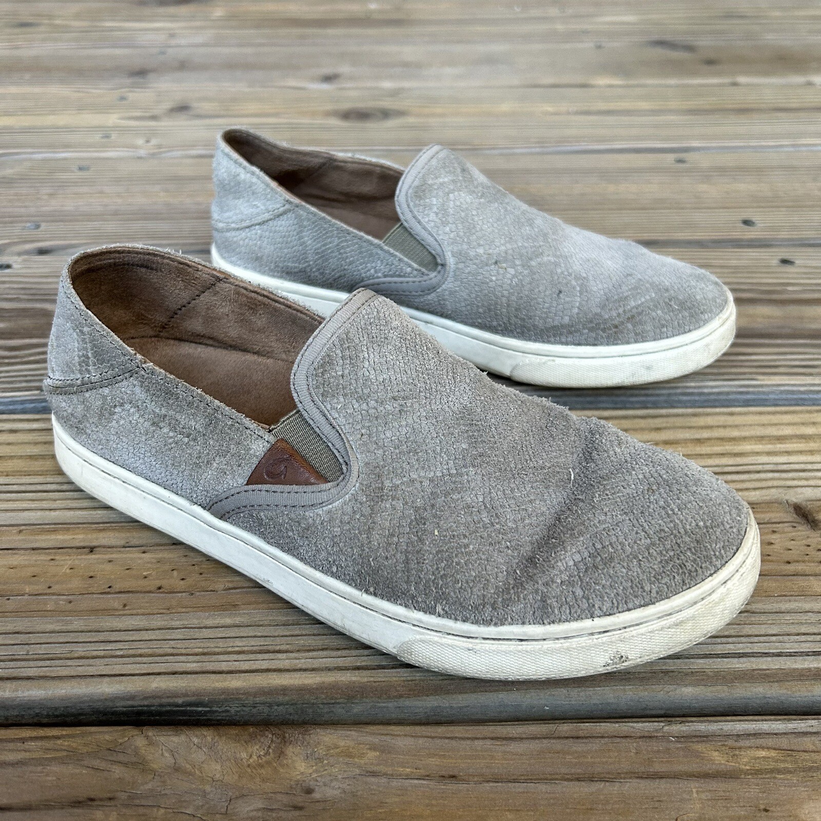 Olukai Pehuea Embossed Snake Print Light Gray Leather Slip On Shoes US Women’s 6