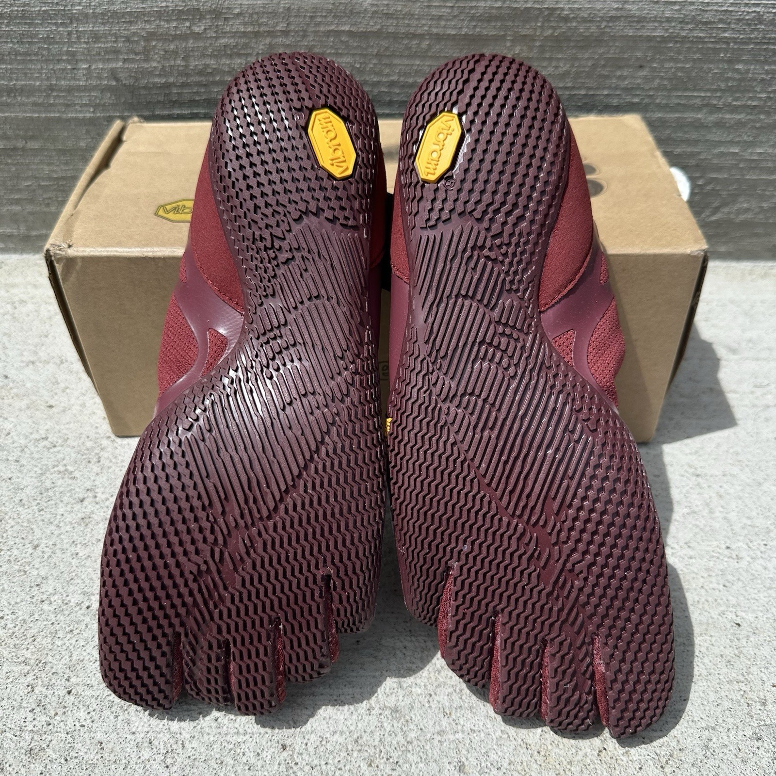 Vibram FiveFingers Women’s US 9-9.5 EU 41 KSO EVO 19W0702 Burgundy NEW