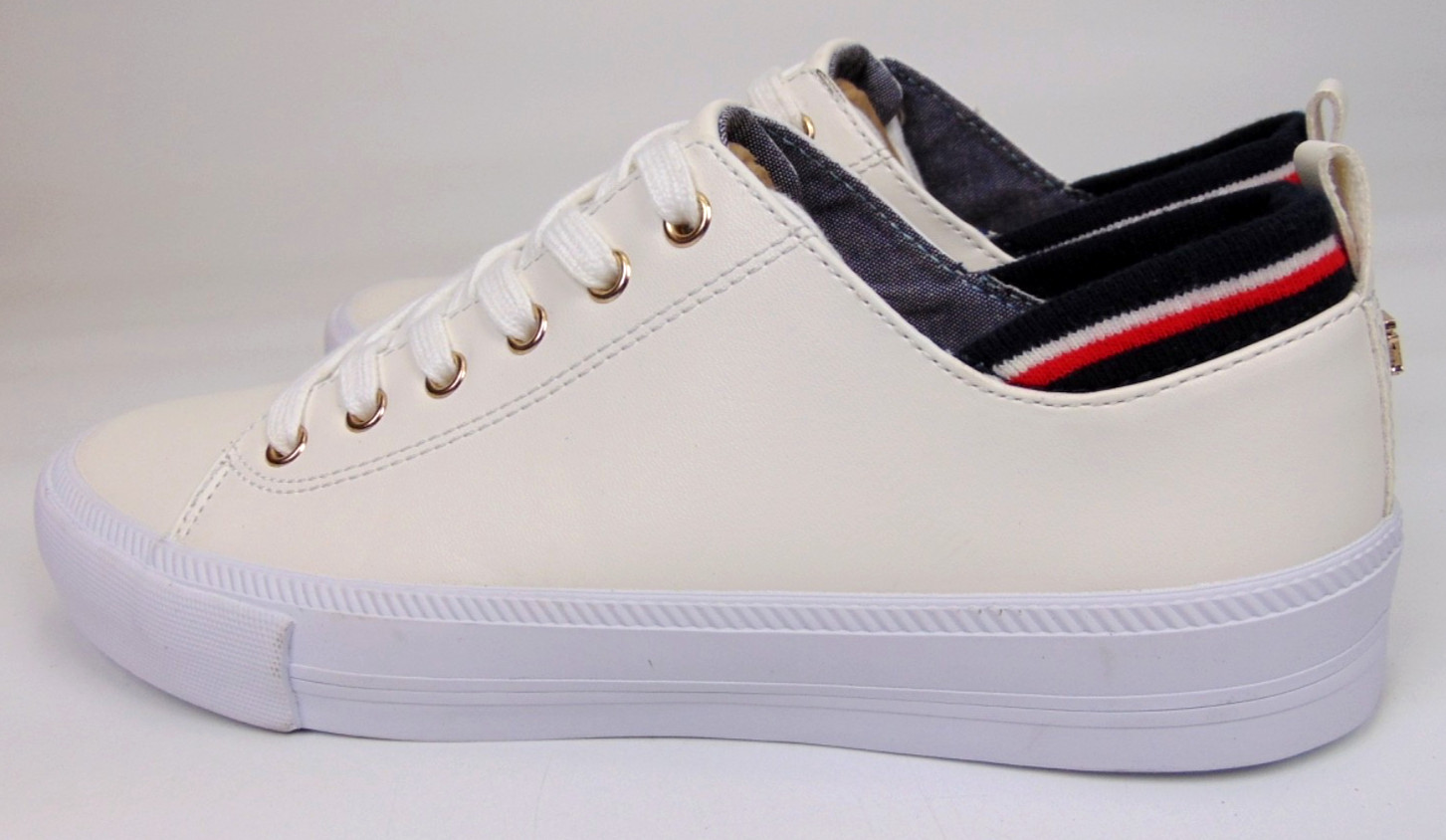 Tommy Hilfiger TWO Women’s Casual Sneakers Size 7.5 White Lace up Comfort Shoes