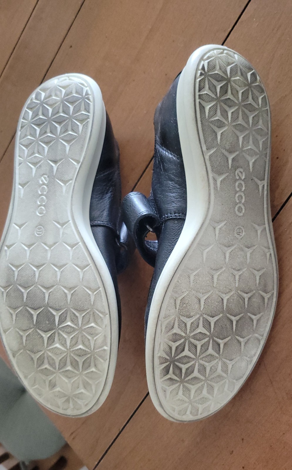 Ecco Sence Womens Size 37 Black Shoe