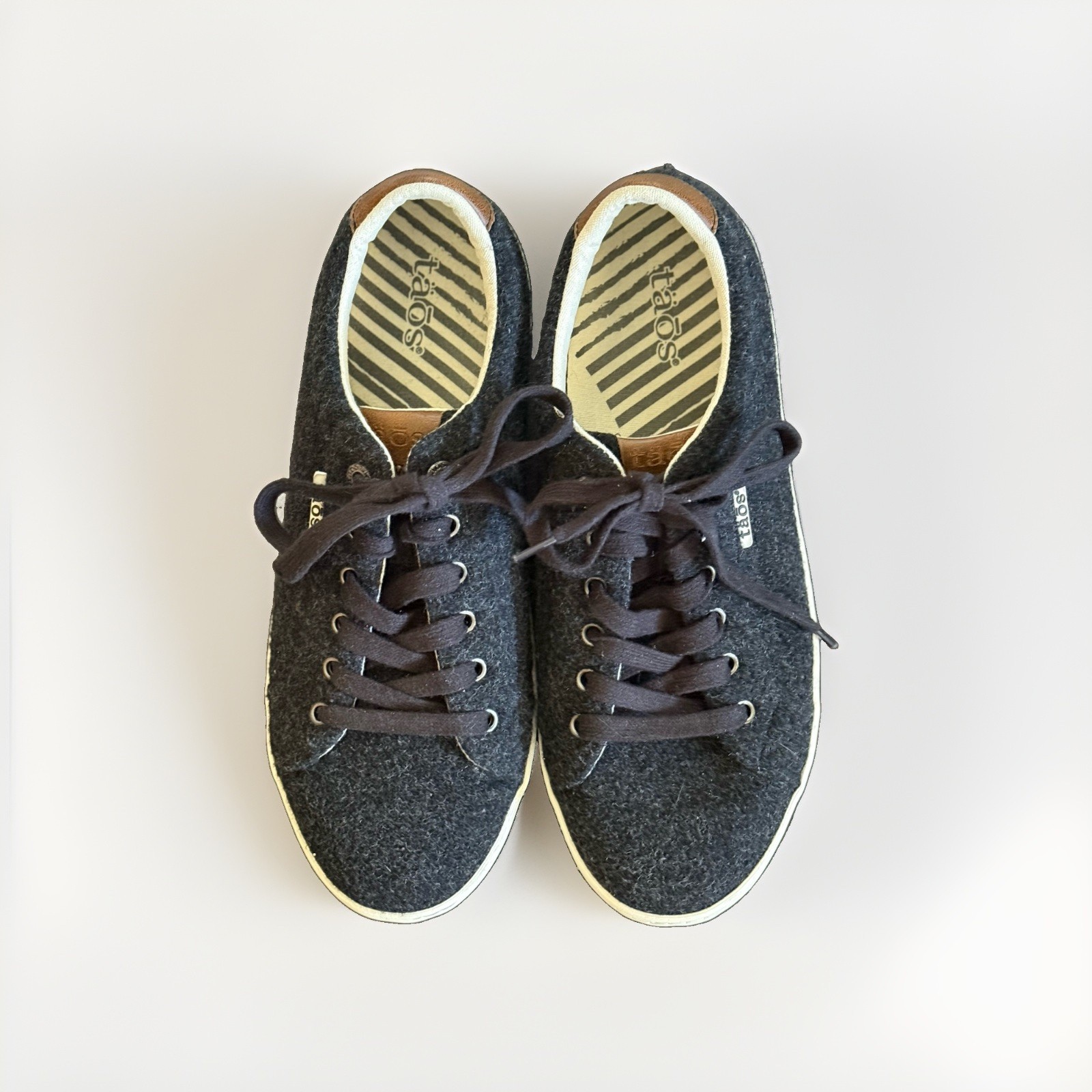 Taos Star Burst Sneakers Women’s Size 9.5 Black Wool Lace Up Comfort Shoes