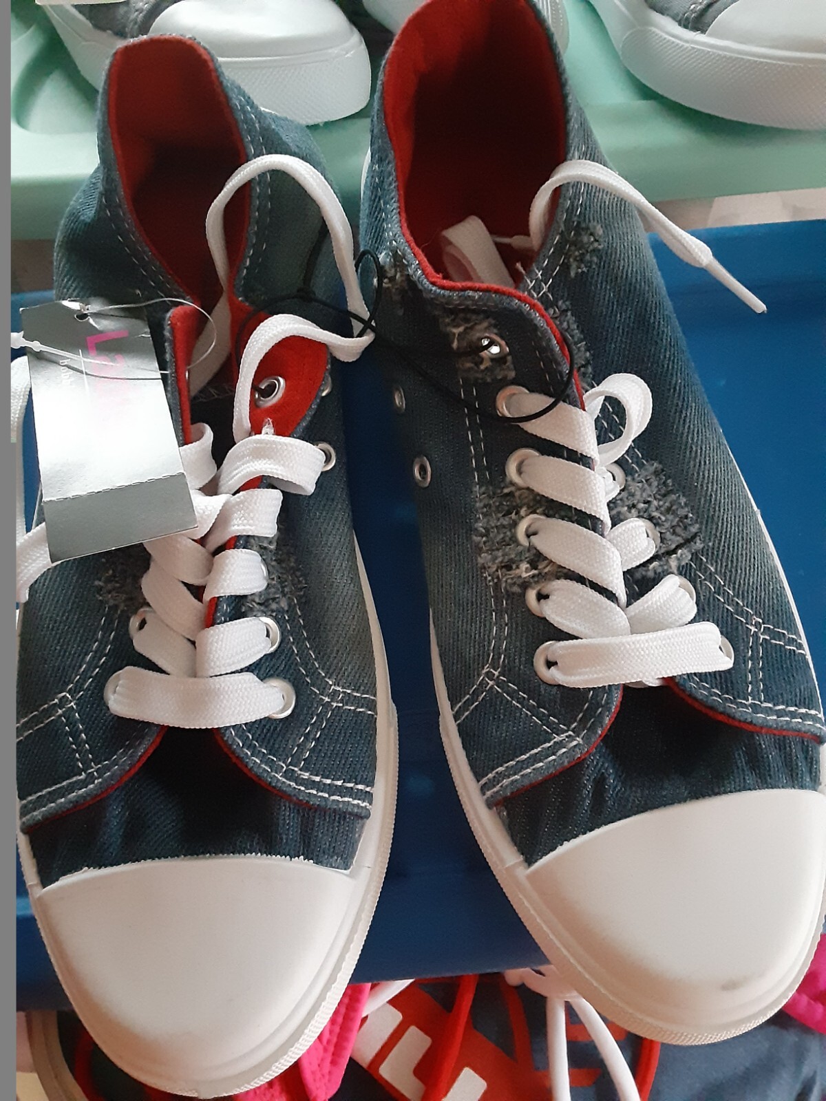 Bobbie Brooks Ladies Size 7 Shoes Distressed Blue Jeans Denim Cloth Sneaker