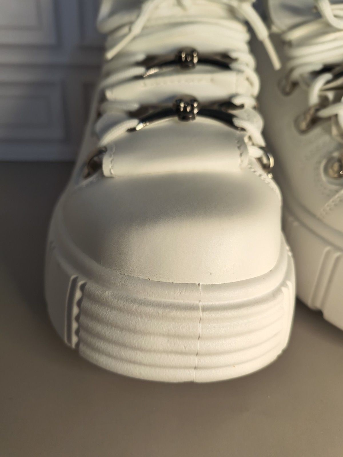 KOI White Metallic Skull Platform Bubble Sole Sneakers Nwob Women’s US 8