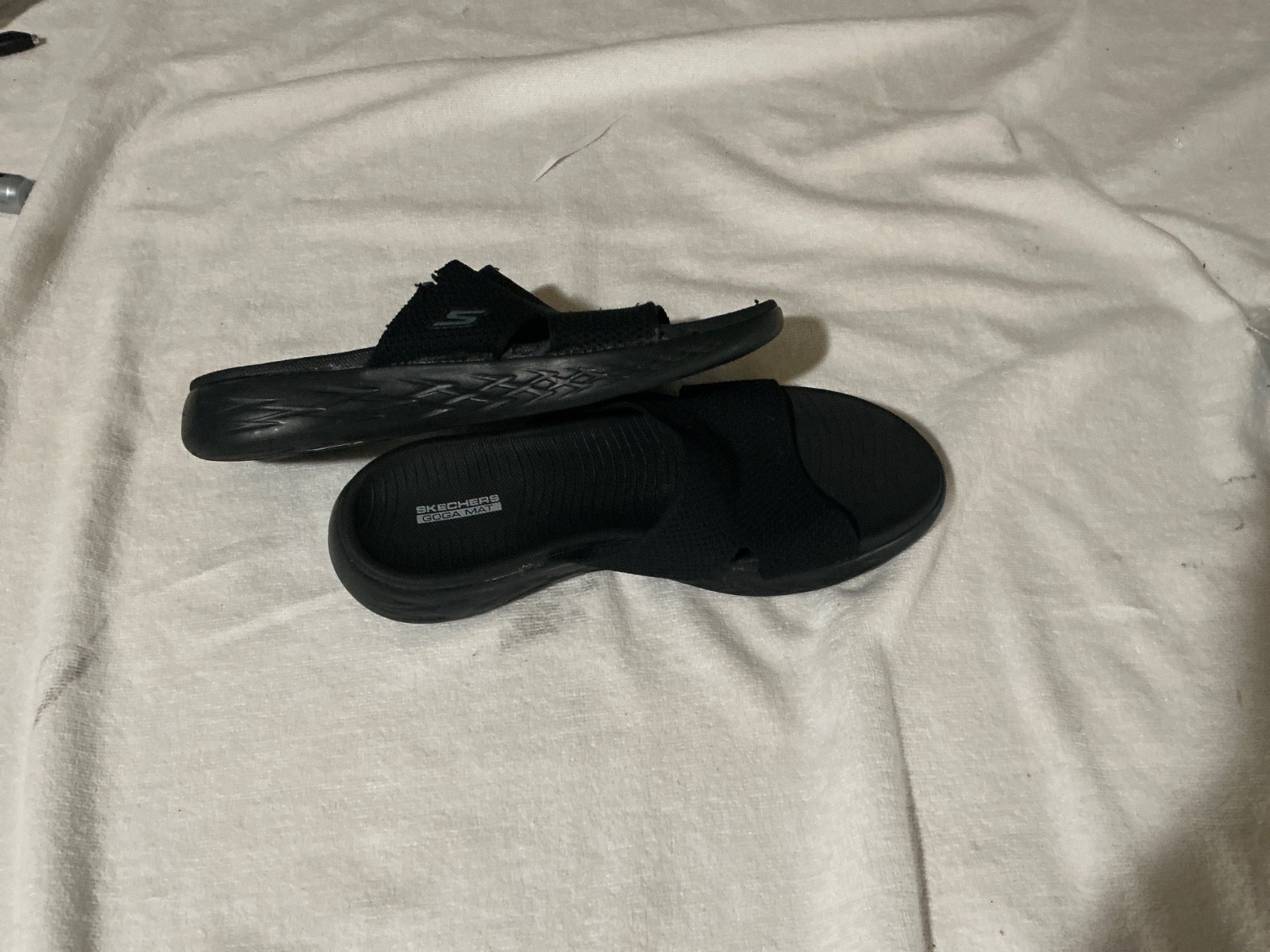 skechers, womens size 9, black slip ons