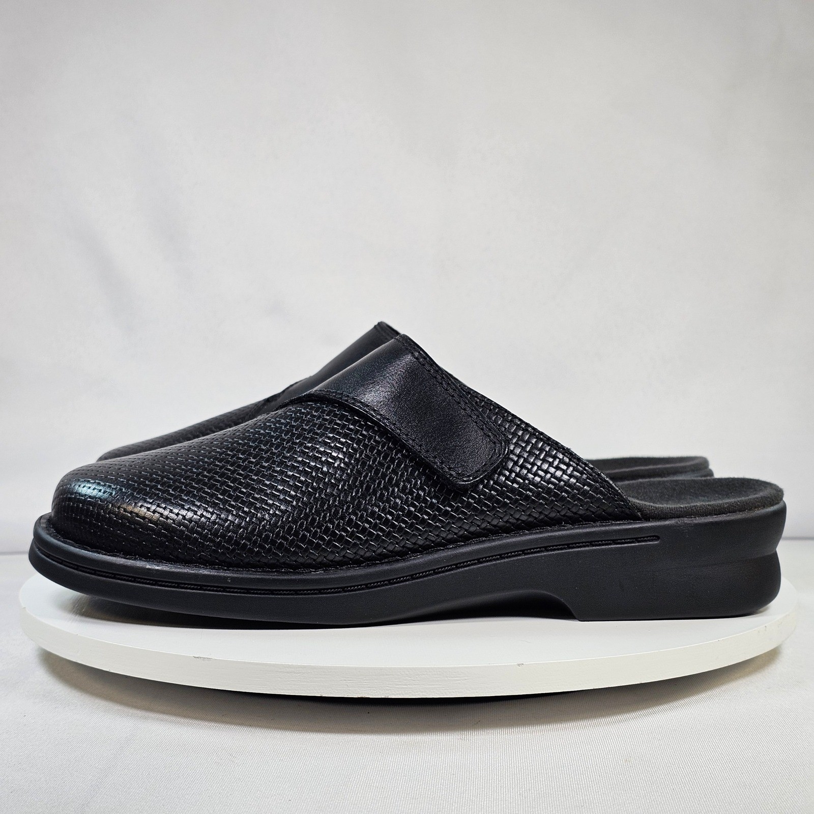 Clarks Patty Tayna Black Leather Mules Clogs Shoes Womens 9.5 M Textured Slip On