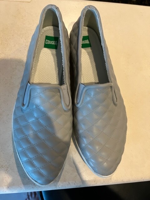 Cougar Rainy Day Slip On Shoes SZ 9