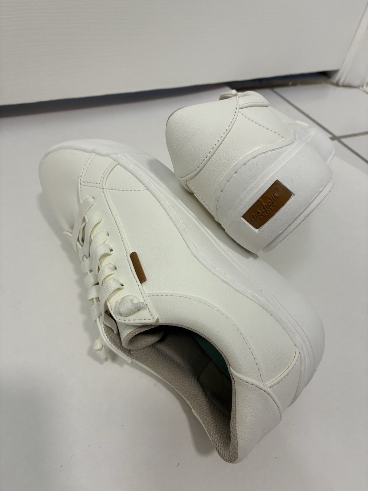 Dr. Scholl’s Women’s Time Off Go Slip On Sneaker White Faux Leather Size 7.5