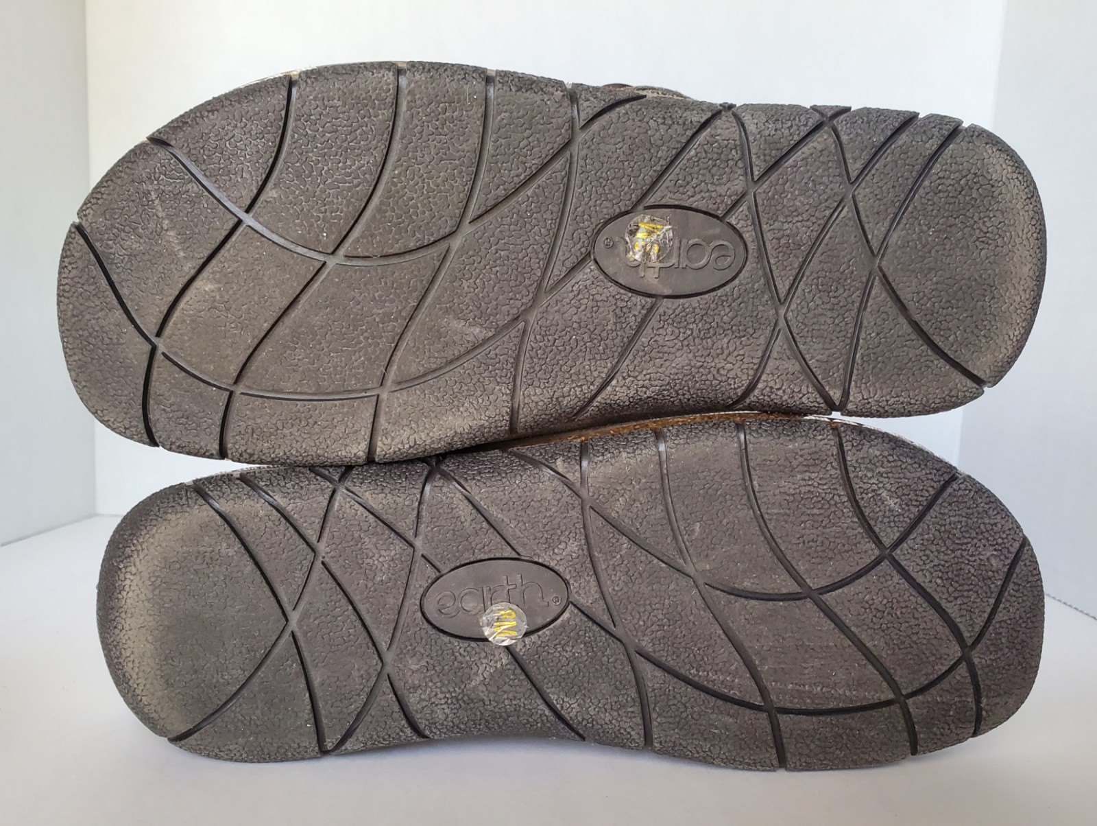 Earth Ezra Olive Green Suede Button Wrap Slip On Comfort Clogs Size 8