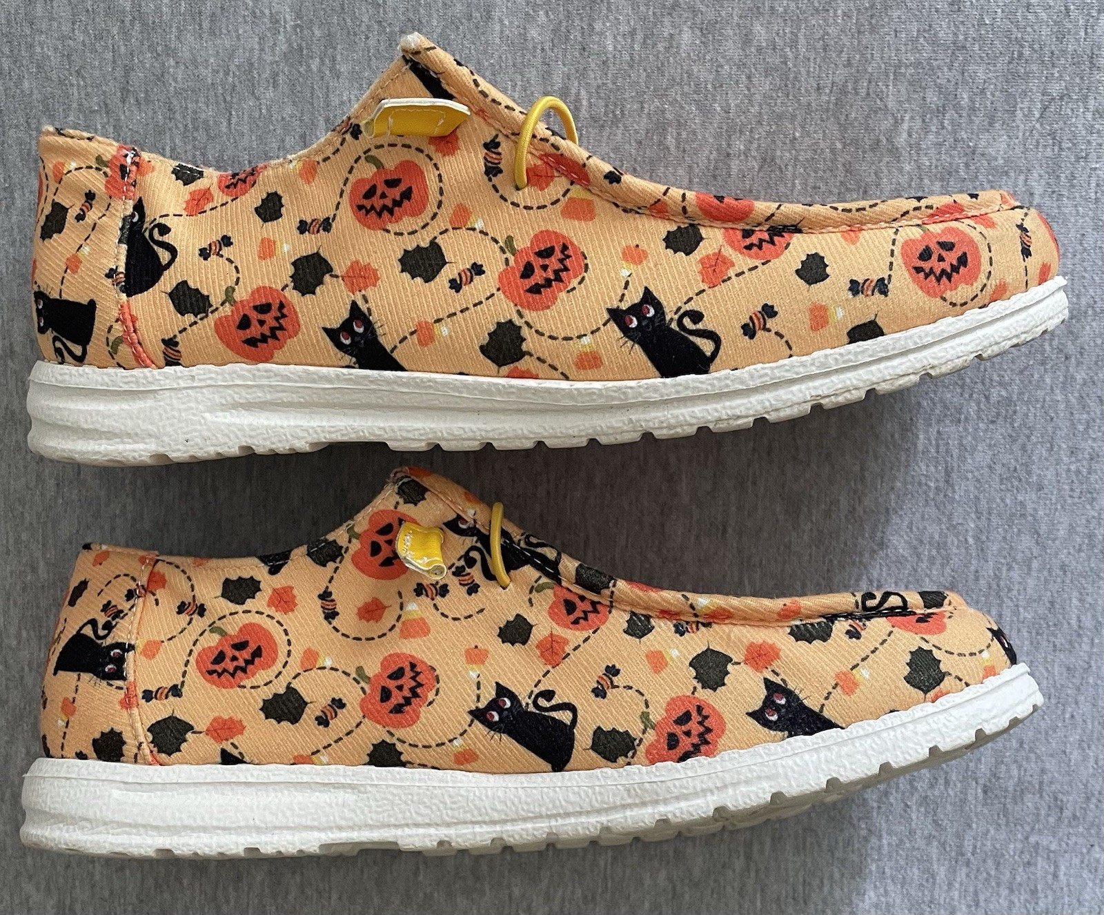 Women’s Halloween Cloth Slip On Shoes Size 40 (9) Orange with Pumpkins & Cats