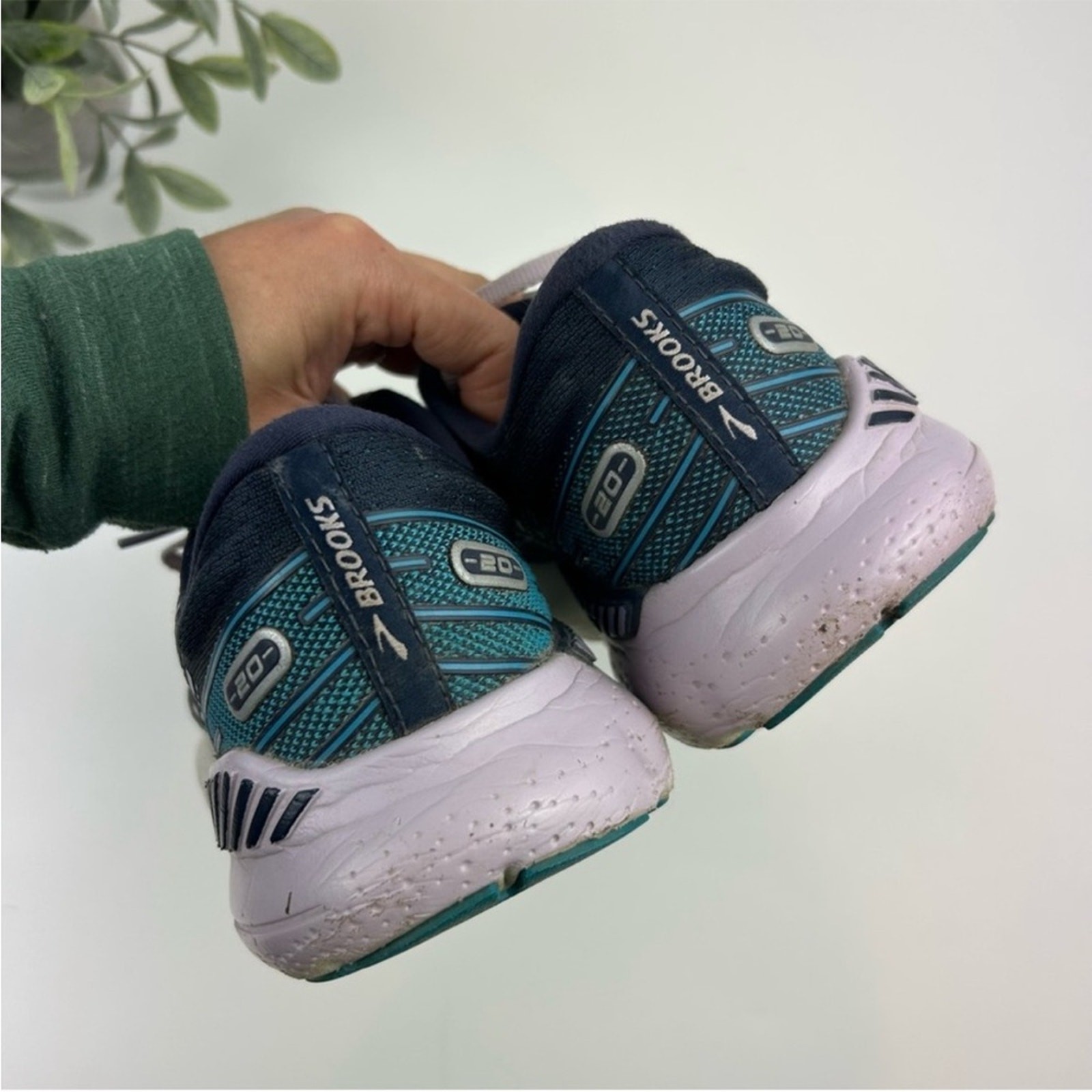 Brooks Glycerin GTS 20 Running Shoe Women’s Size 7 Wide Navy/Blue/Light Purple