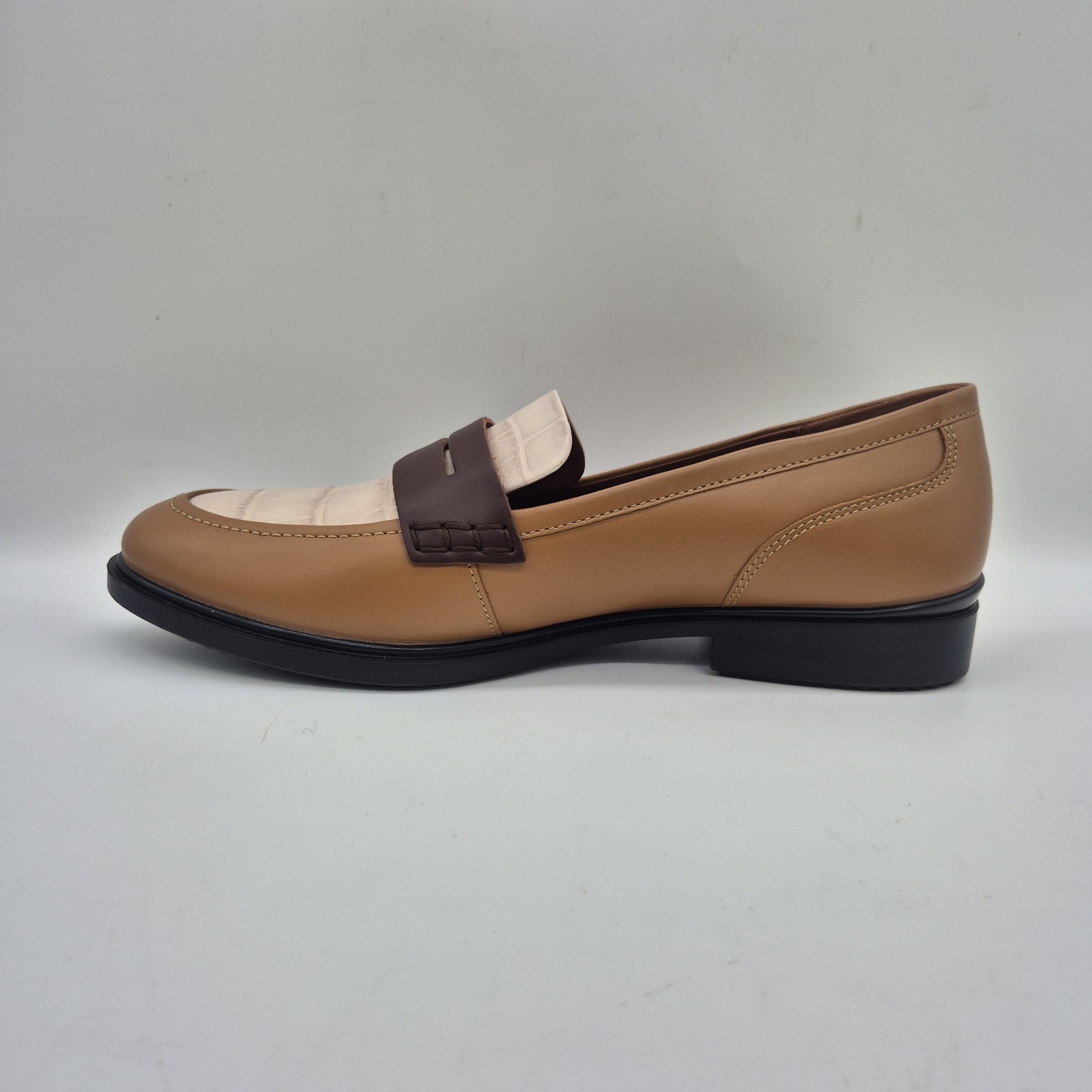 ECCO Women’s Loafers Size 39 Dress Classic 15 Leather Tan Preppy Stone Croc 311