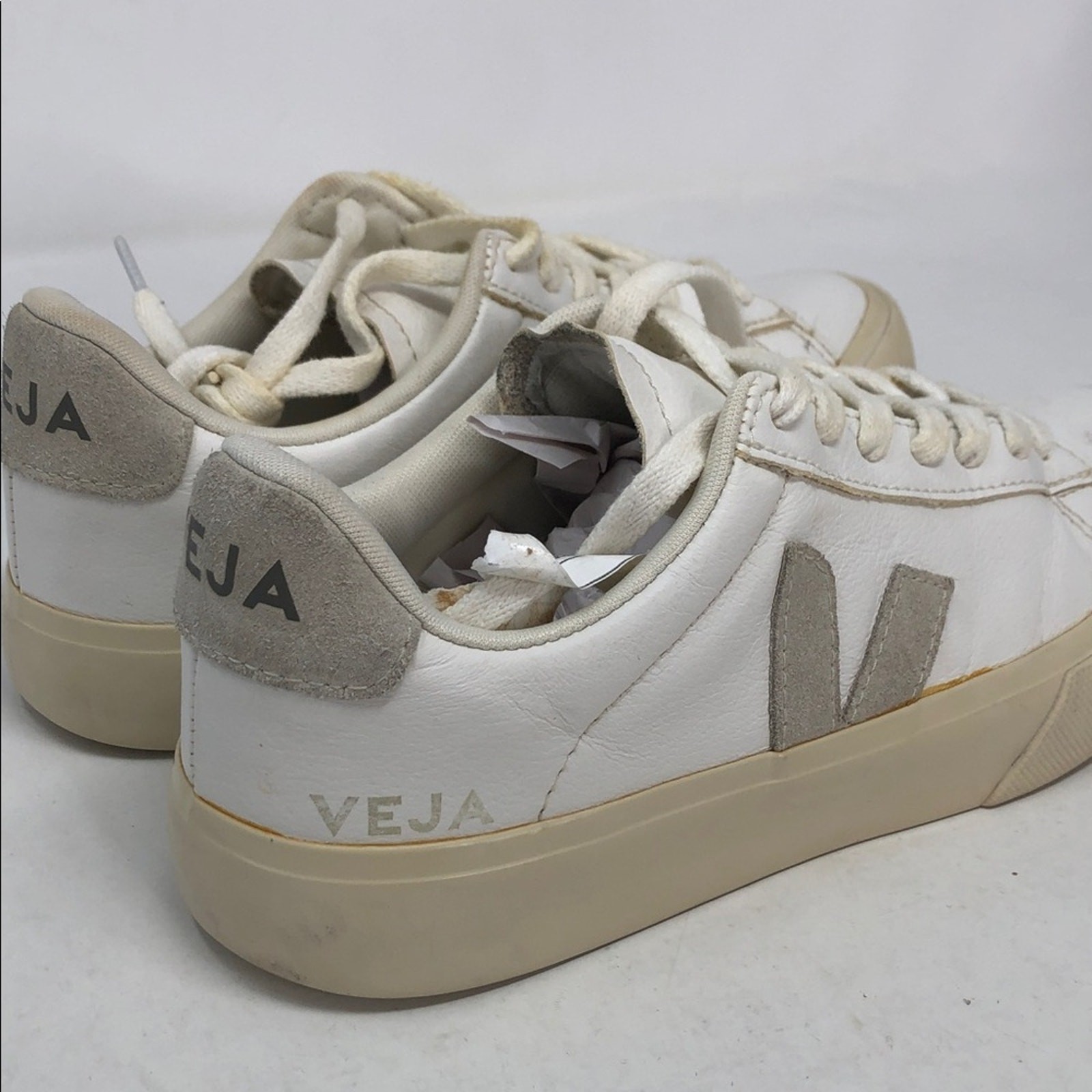 Veja T2 White Beige Women’s Leather Sneakers – Size 6