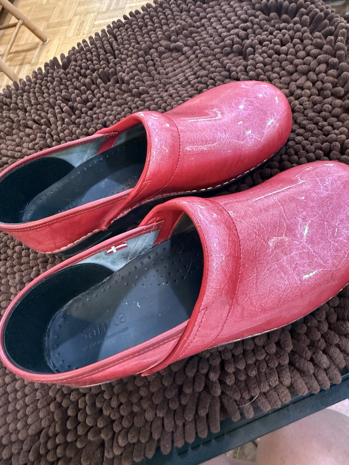 SANITA CLOGS PATENT LEATHER SIZE 10/ 41 NURSE RN HOSPITAL METALLIC PINK SLIP ON