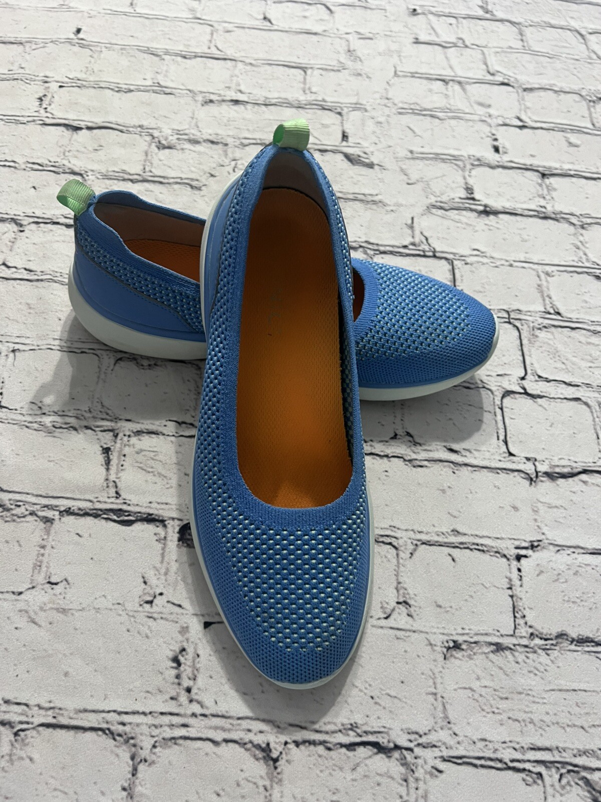 Vionic Womens Kallie Activewear Slip-On SneakersSize US 8.5/EURO 40