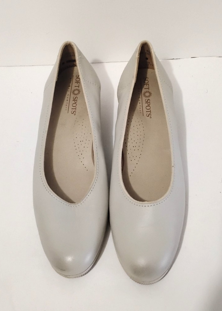 Soft Spots Shoes Women 8N Wedge Off White / Light Beige Leather Slip On