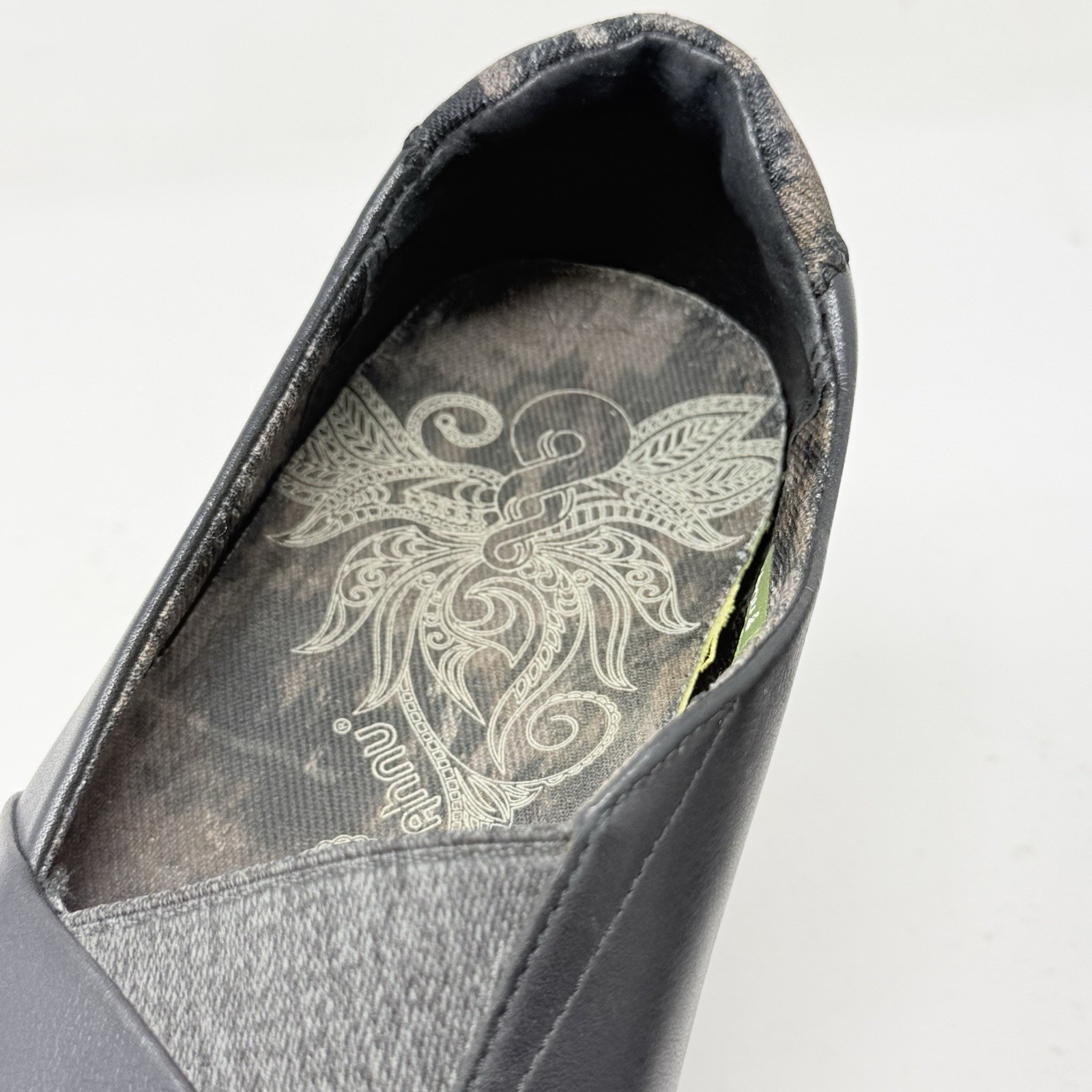 Ahnu Tola Slip On Shoes Womens 9.5 Black Leather Casual Comfort Walking Office