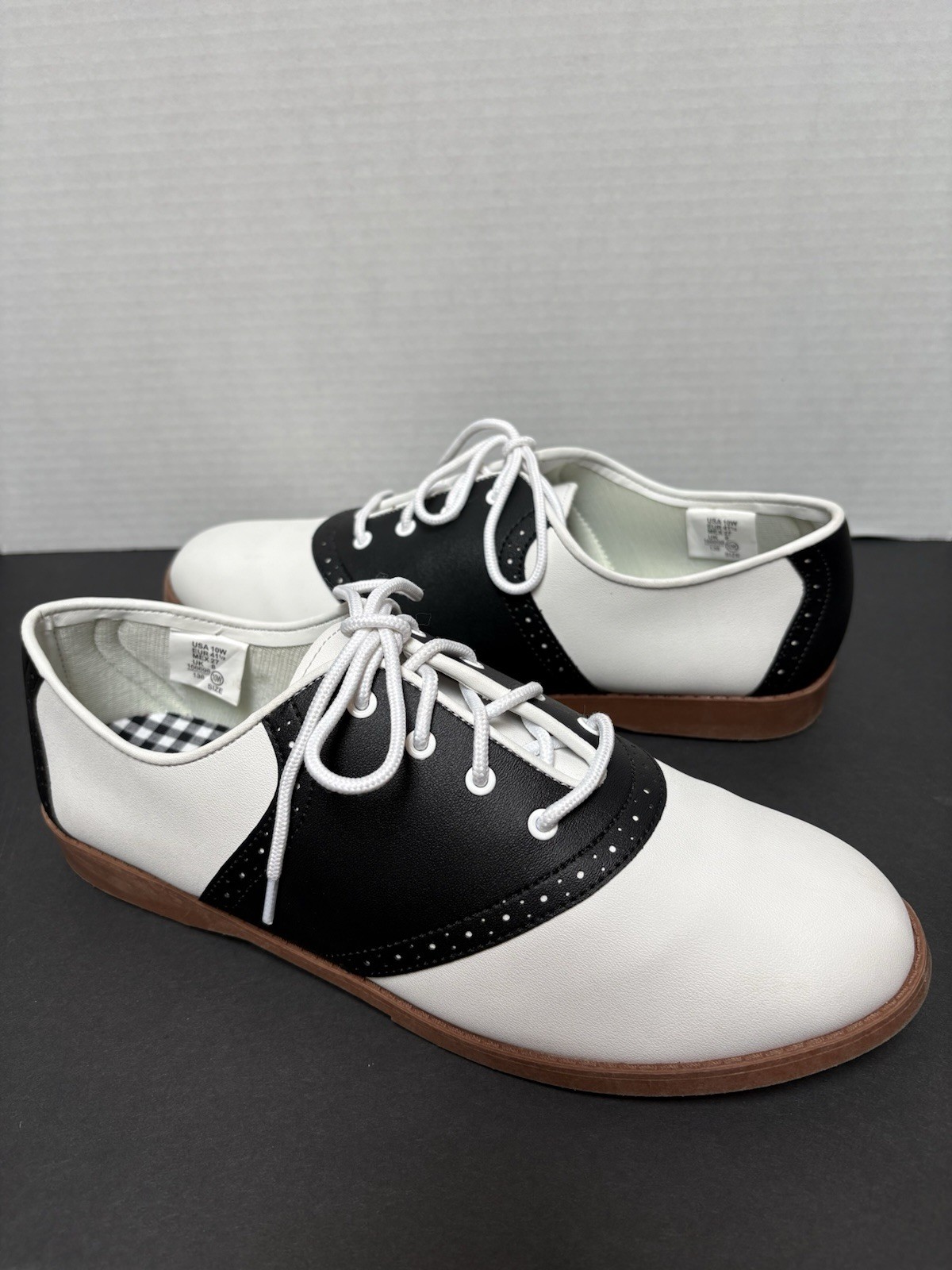 PREDICTIONS Women’s 10W SADDLE SHOES Retro 1950’s Oxford Blk & Wht ~ WORN ONCE!