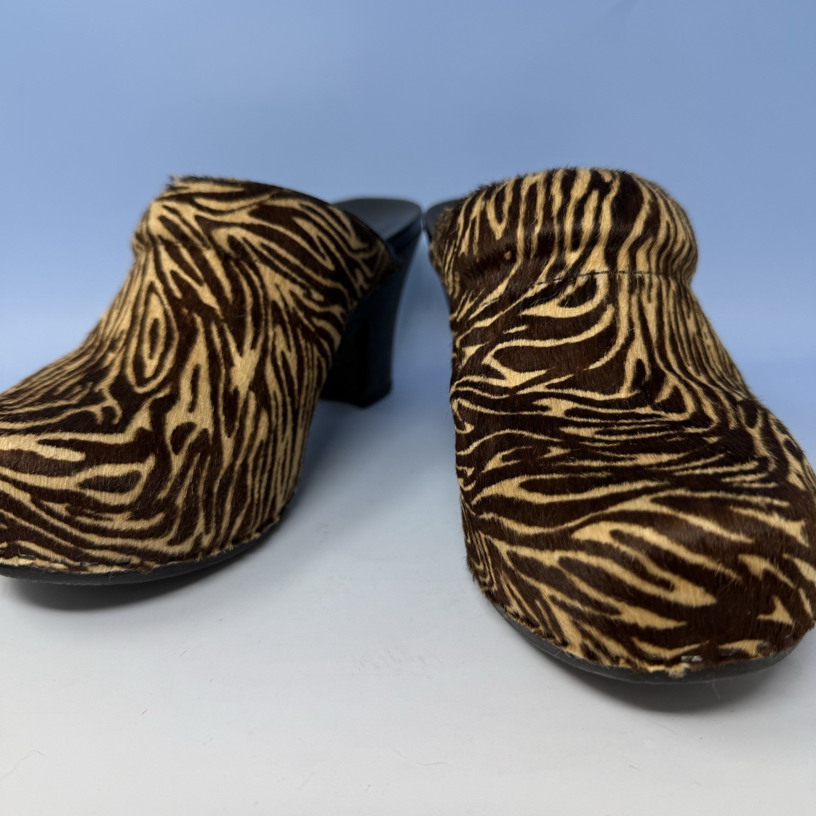 Dansko Rae Brown Tan Zebra Pony Calf Hair Heeled Clogs Shoes Womens Sz 38 US 7.5