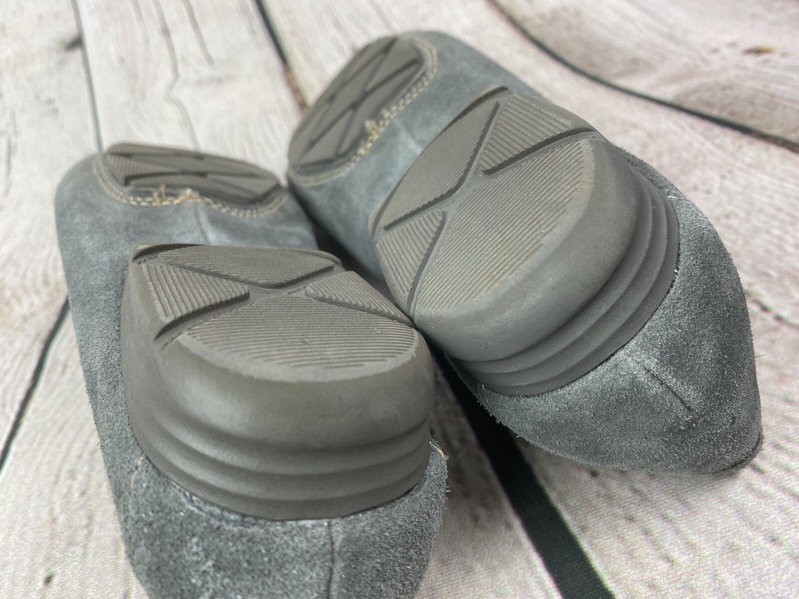 Baretraps Size 7M Otella Embroidered Suede Gray Comfort Loafers EUC