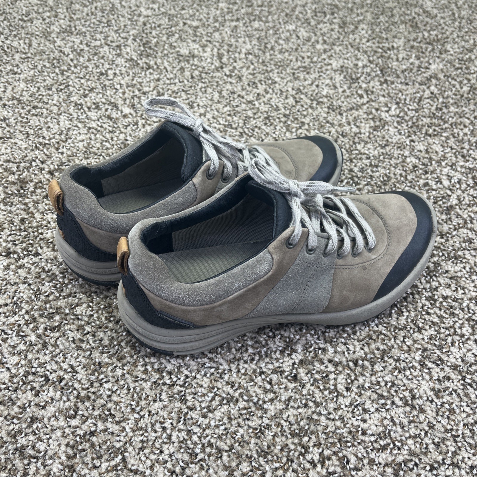 Clarks Wave Andes Women Size 5.5 M Desert Suede Nubuck Waterproof Walking Shoes