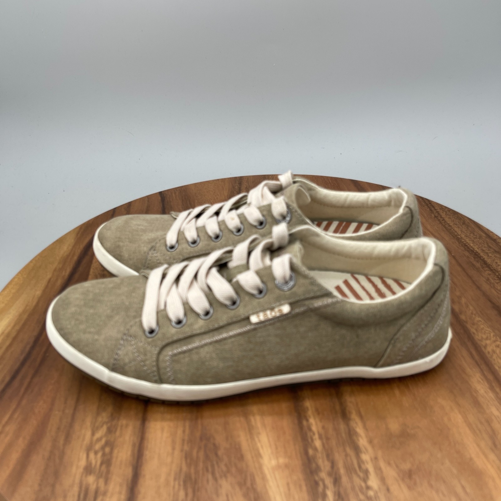 Taos Star Shoes Womens Size 9.5 Brown Wash Canvas Casual Comfort Walking Sneaker