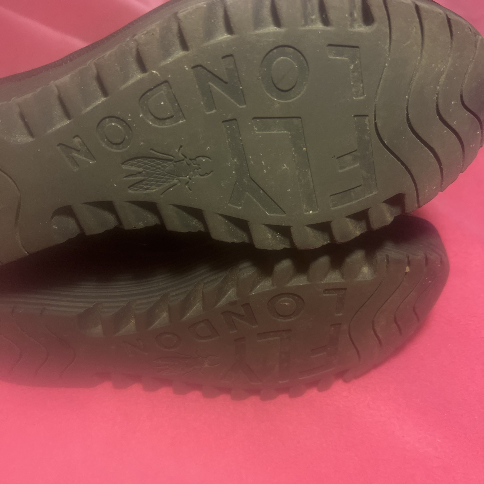 Women’s FLY LONDON Yogo Platform WEDGE Criss Cross Mary Jane Black Shoe 38/7