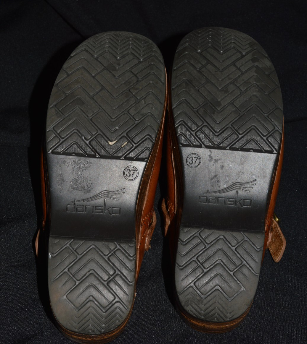 WOMEN’S DANSKO CHESTNUT BROWN LEATHER STITCH CLOGS SIZE 37/6.5-7