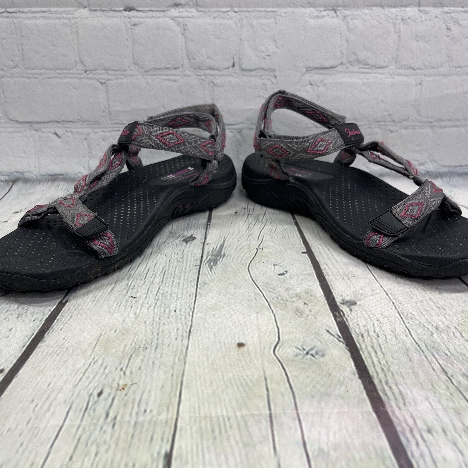 Skechers Reggae Sandals Women Size 9 Strappy Outdoor Lifestyle Hiking Walking