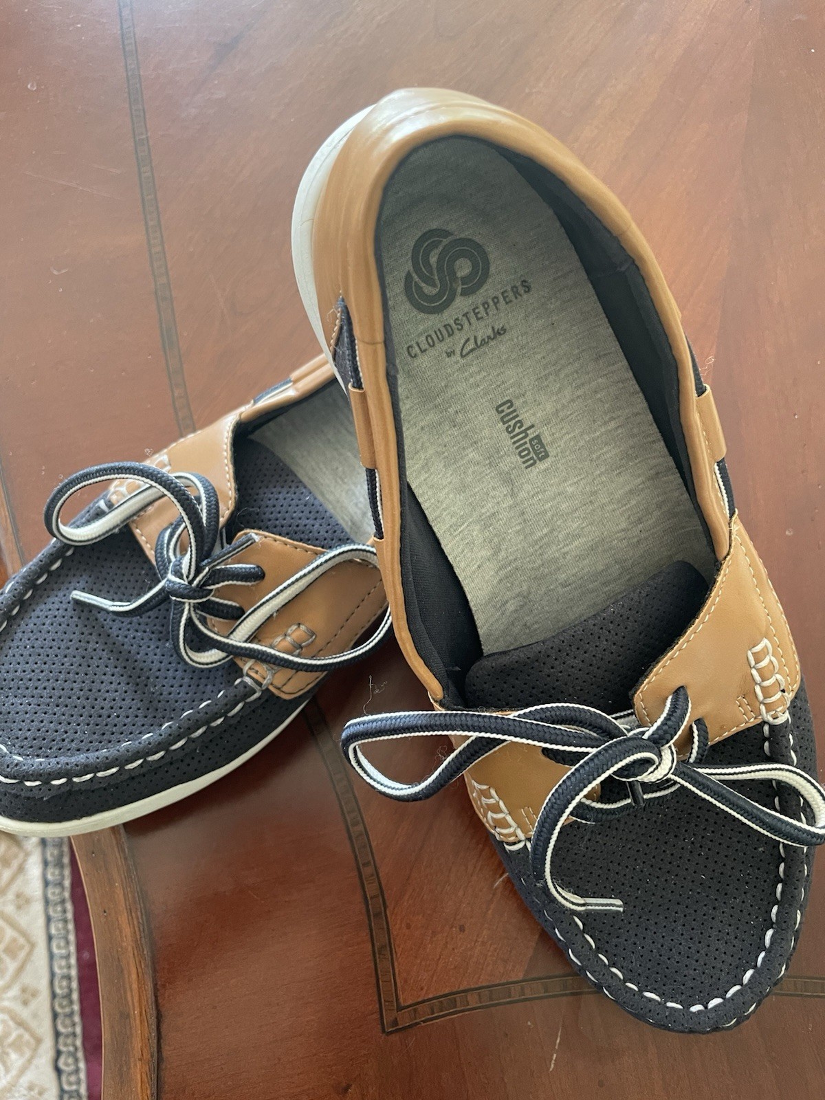 Clarks Women Boat Shoes Comfortable Brown Tan And Navy Loafers Size 8