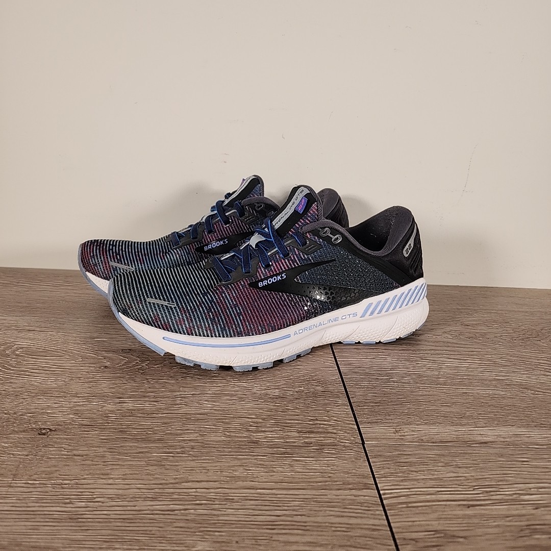 Worn Once Brooks Adrenaline GTS 22 Womens Shoes Sz 9 B Running Blue Pink Iris