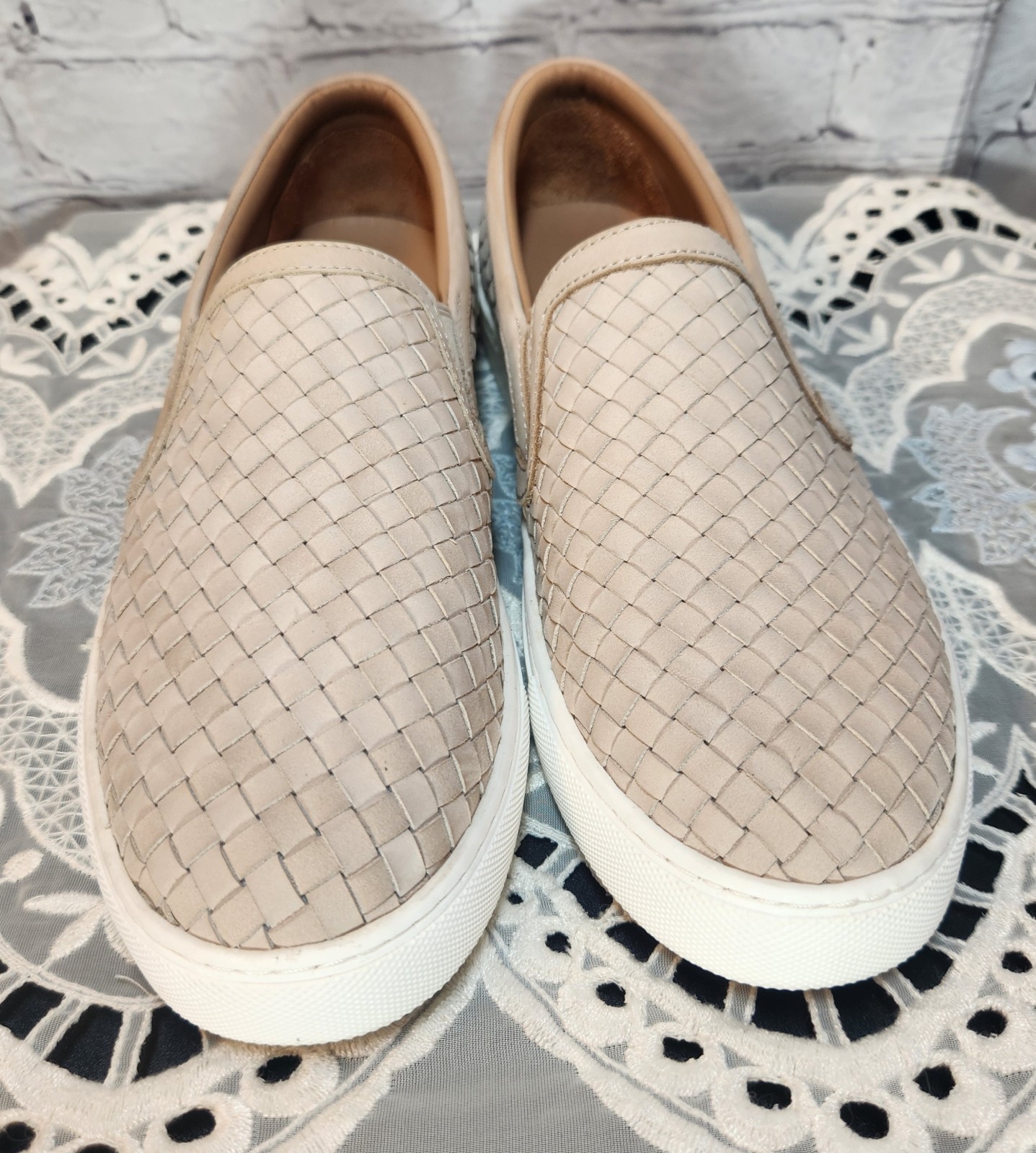 QUINCE 100% HANDWOVEN ITALIAN LEATHER SLIP-ON SNEAKERS (Women’s US Size 10)